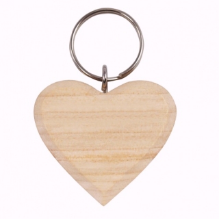 Dřevěná klíčenka – tvar srdce