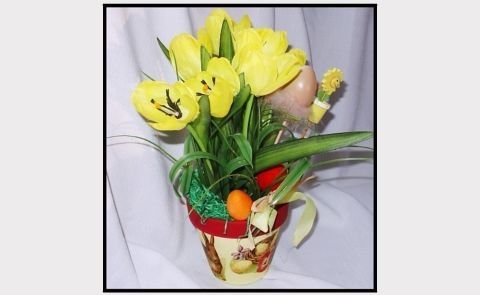 Decoupage na keramiku - ozdobený jarní květináč