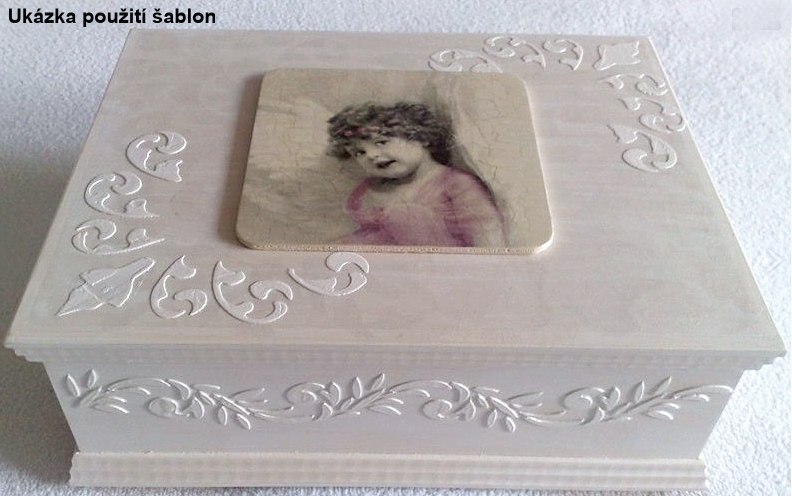 Kreativní šablona - VÁNOČNÍ STROMEČEK (13cm x13cm)