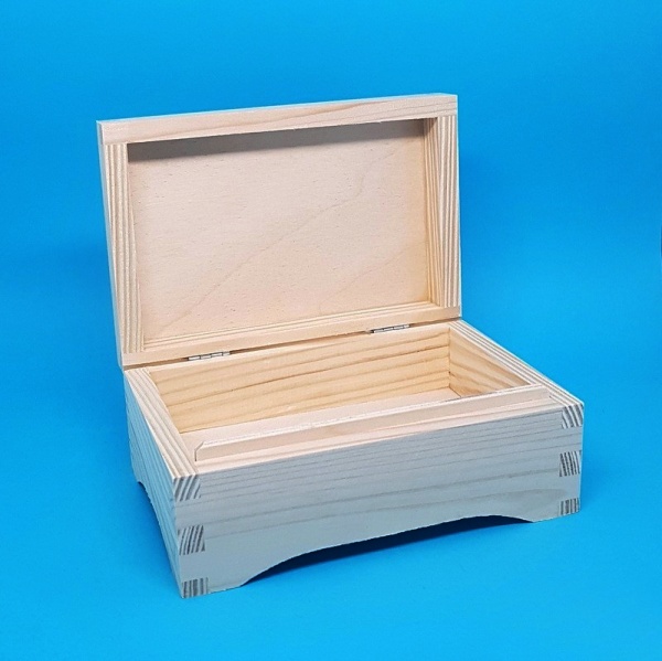 Dřevěná krabička - TRUHLIČKA zdobená (16x10,5x6,5cm)