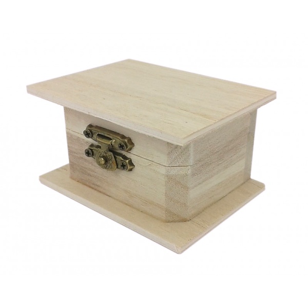 Dřevěná krabička s kováním (8,5x6,2x4,7cm)
