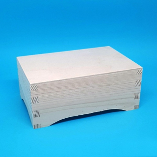 Dřevěná krabička - TRUHLIČKA zdobená (16x10,5x6,5cm)