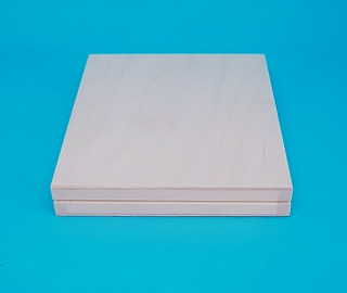 Dřevěná krabička (14,5x16,5x2,5cm)