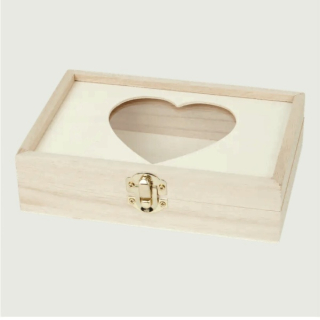 Dřevěná krabička výřez SRDCE (17x12x4,5cm)